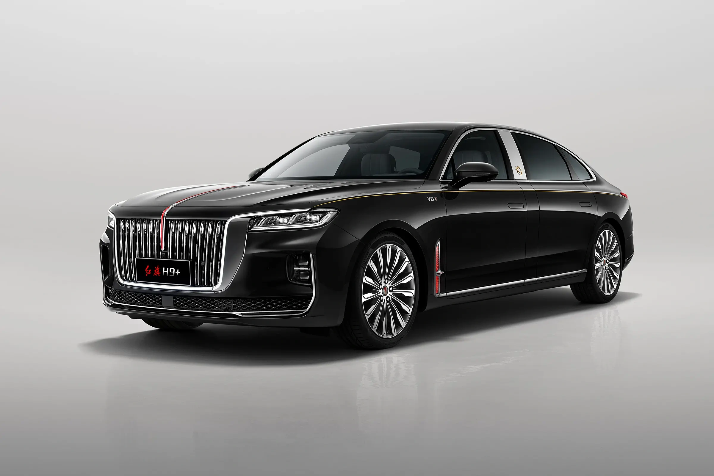 Hongqi H9 yanacaq vasitəsi sürücülərə əla sürücülük təcrübəsi gətirir